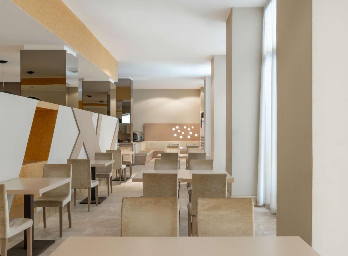 Radisson Blu Hotel NʼDjamena Exterior foto